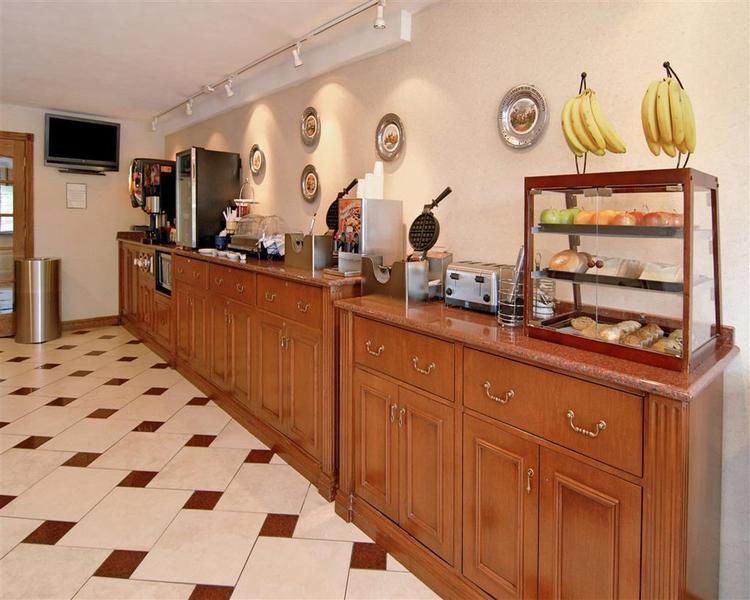Hotel Baymont By Wyndham Bellevue - Omaha Esterno foto