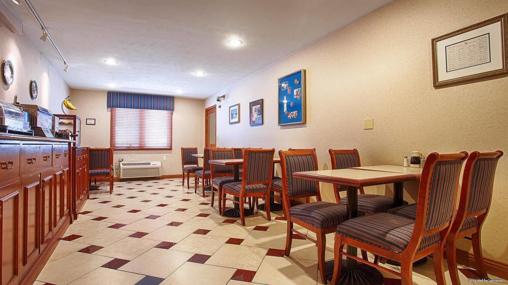 Hotel Baymont By Wyndham Bellevue - Omaha Esterno foto