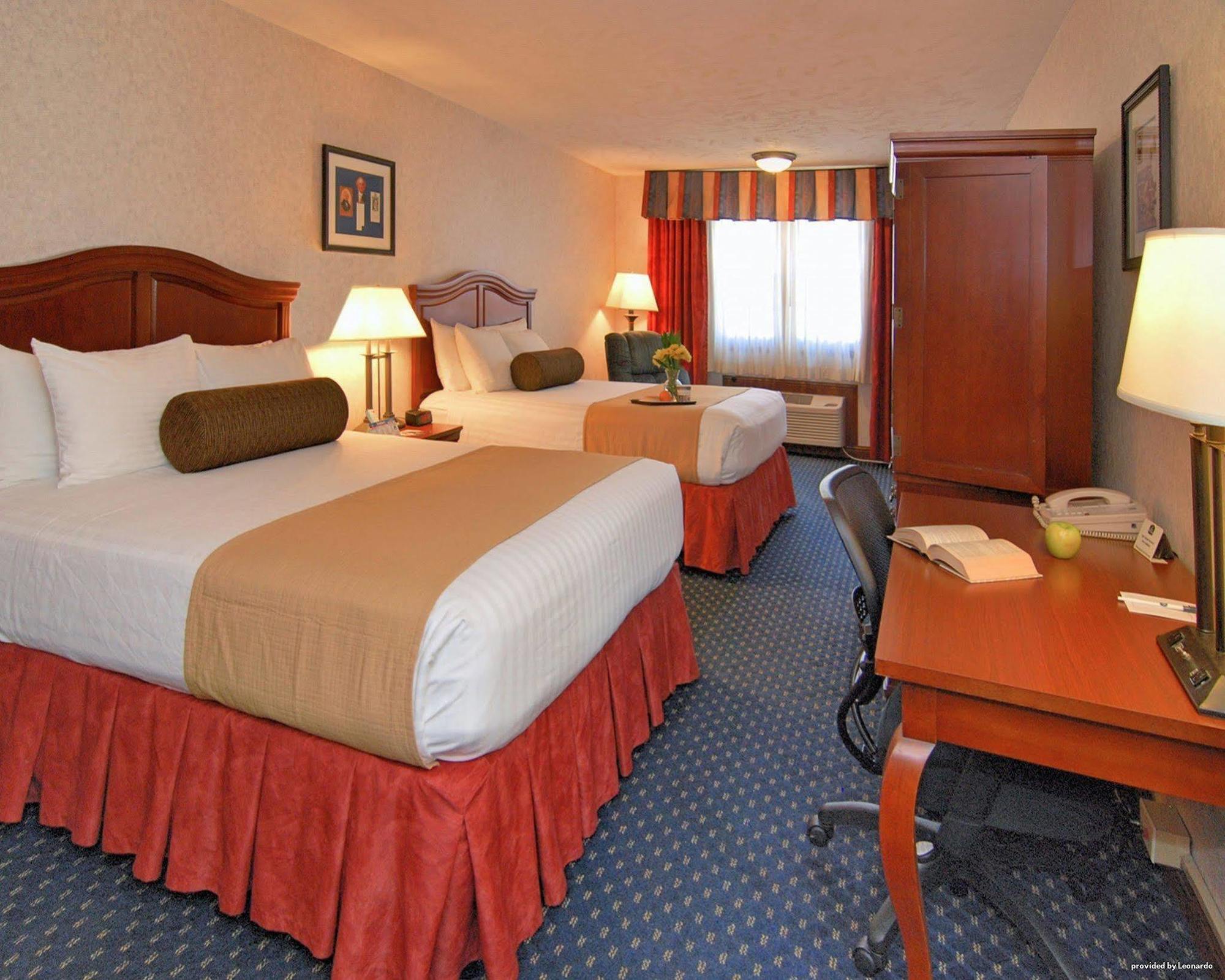 Hotel Baymont By Wyndham Bellevue - Omaha Esterno foto